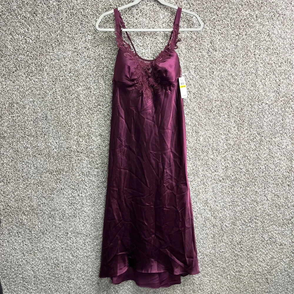 Flora Nikrooz Night Dress Women's M Bordeaux Lace Trim Satin Nightgown NWT